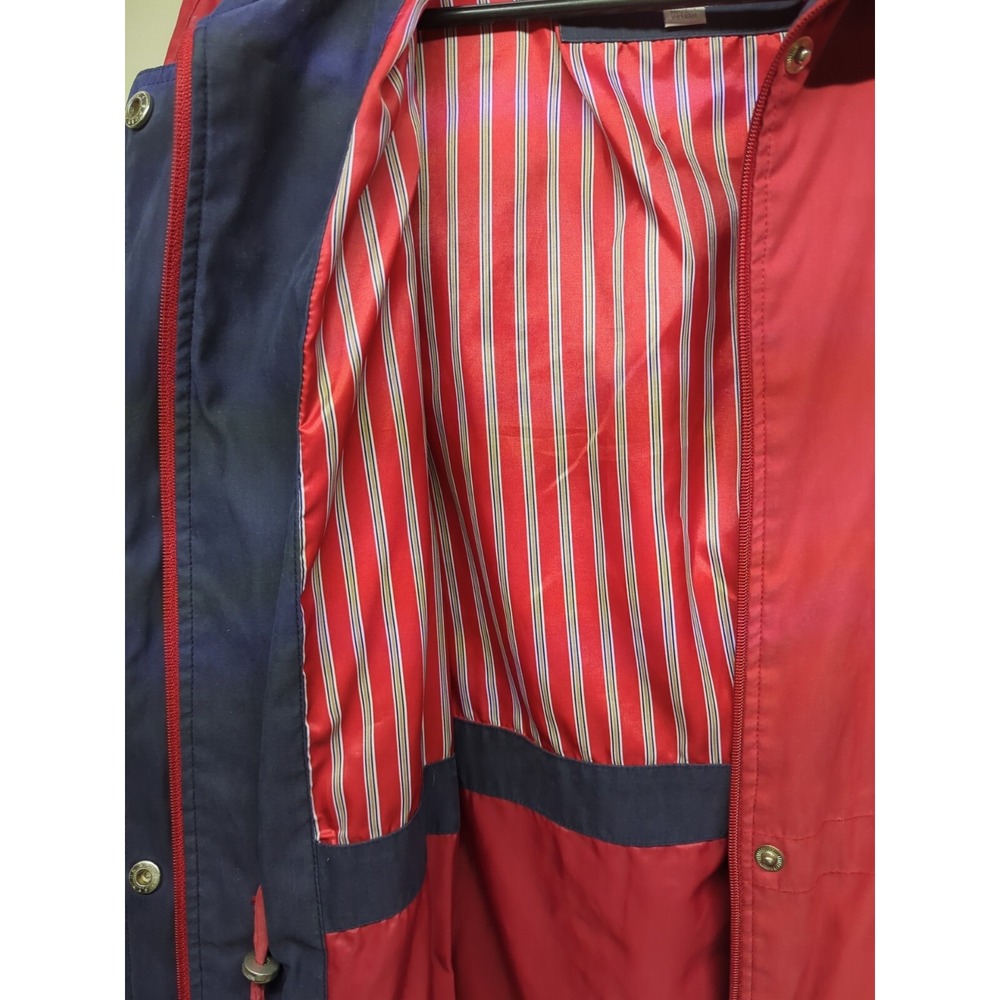 Vintage Liz Claiborne Women's Red Buttoned Jacket, Navy Collar, Lined Interior‎ - Picture 4 of 5